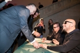 Podpisywanie płyt - Galeria zdjęć Gala "Przedsiębiorstw i Gmin Fair Play" 2012