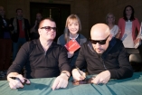 Podpisywanie płyt - Galeria zdjęć Gala "Przedsiębiorstw i Gmin Fair Play" 2012