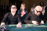 Podpisywanie płyt - Galeria zdjęć Gala "Przedsiębiorstw i Gmin Fair Play" 2012