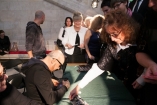Podpisywanie płyt - Galeria zdjęć Gala "Przedsiębiorstw i Gmin Fair Play" 2012